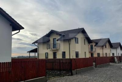 Casă cu 3 camere cu Teren 400 Mp în Central - 1