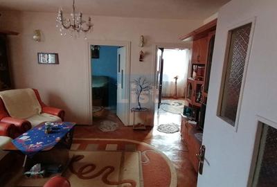 Apartament cu 3 camere semidecomandat, mobilat în Central - 9