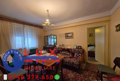 Apartament cu 3 camere semidecomandat în Central - 9