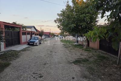 Casa cu mansarda, la rosu, in Lazu - 18