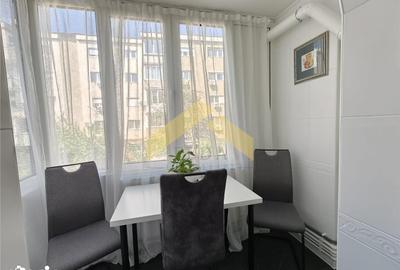 Apartament cu 3 camere decomandat, mobilat în Micălaca