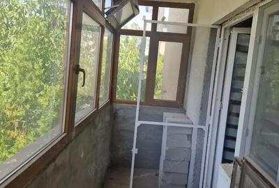 Apartament cu 3 camere semidecomandat în Roșiori de Vede - 1