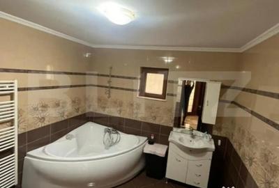 Casă cu 5 camere cu Teren 625 Mp în Central - 8