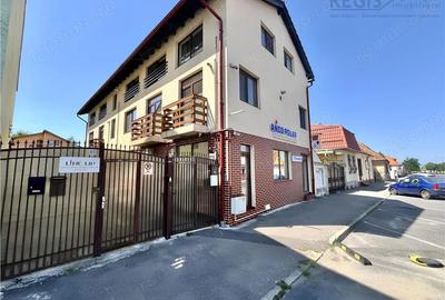 Apartament cu 3 camere, mobilat în Central - 13