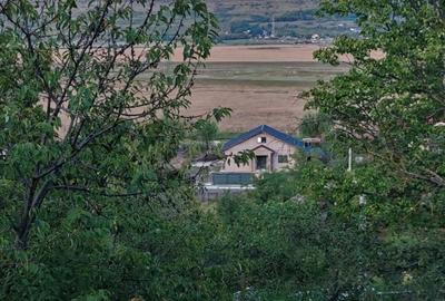 Imobil compus din casa si 1800mp teren in Suburbia Brodoc, judet Vaslui - 8