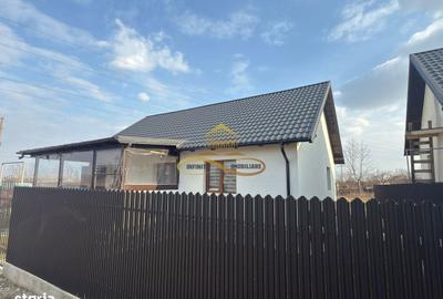 Casă cu 3 camere cu Canalizare în Hemeiuș - 2