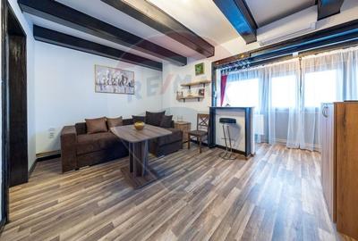 Apartament cu 3 camere semidecomandat, mobilat în Centrul Istoric