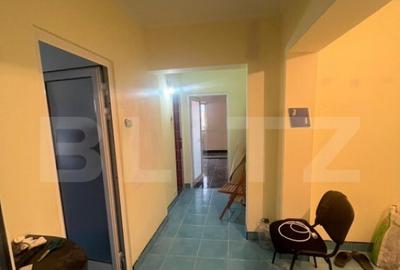 Apartament de vanzare, cu 3 camere, semidecomandat, 84 mp, z - 5