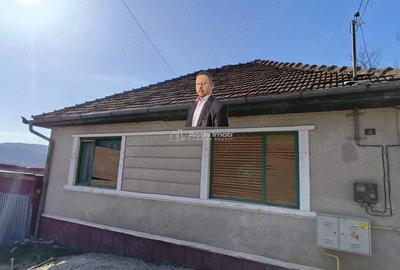 Casă cu Teren 300 Mp în Muncitoresc - 2