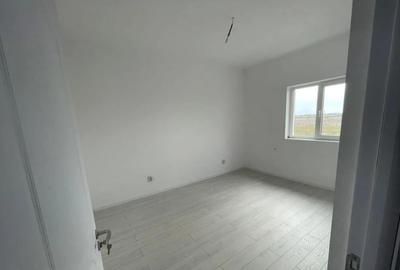 Casă cu 3 camere cu Teren 250 Mp în Central