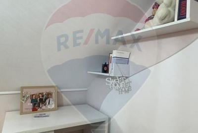 De vanzare 2 Corpuri de Casa si Teren 1388 mp in Geamana, Bradu - 15