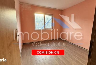 Apartament cu 4 camere decomandat în Petros - 7