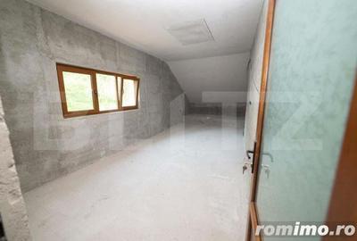 Casă cu 6 camere cu Teren 3000 Mp în Central - 3