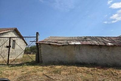 Casă cu 2 camere cu Teren 1722 Mp în Vadu - 2