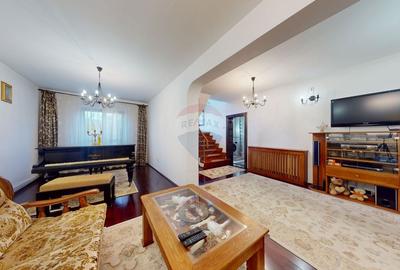 Casă cu 5 camere cu Teren 400 Mp în Tractorul - 2