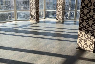 Spațiu comercial, de 150 mp, în Central - 7