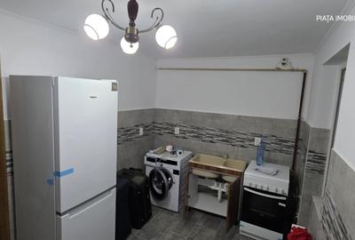Apartament cu 3 camere decomandat, mobilat în Micro 6 - 7