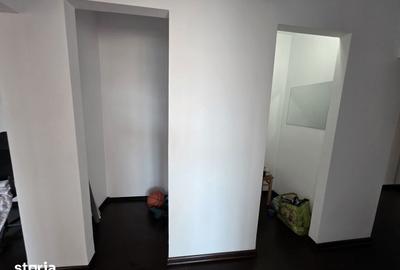 Apartament cu 3 camere decomandat în Tei - 10