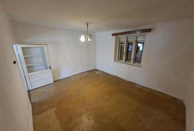 Casă cu Teren 1681 Mp în Birda - 9