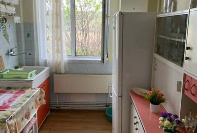 Apartament cu 3 camere semidecomandat în Micro 1 - 17