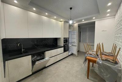 Apartament cu 2 camere decomandat în P-ța Victoriei - 1