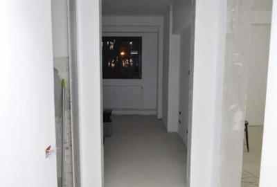 Apartament cu 3 camere decomandat în Tineretului - 1