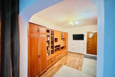 Se vinde apartament 3 camere decomandat. - 1