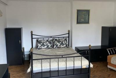 Apartament cu 2 camere nedecomandat, mobilat în Centrul Istoric