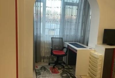 Romana,Magheru,bl.1978,reabilitat, et.5/7,DECOMANDAT,Amenajat,mobilat,complet - 2