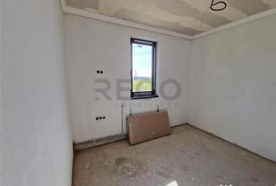 Casă cu 3 camere cu Teren 350 Mp în Borș - 6