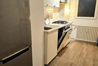 De închiriat: ap. 4 cam-sediu firma/locuit-pet friendly-Bd. Lacul Tei - 10