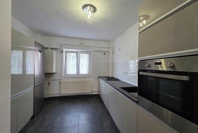 Apartament cu trei camere 80mp, Central - 10