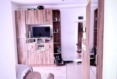Apartament cu 2 camere semidecomandat în Turnișor