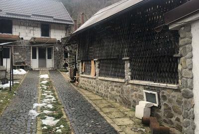 Va salut,se vand doua cabane,la pre? de una Va salut,se vand doua cabane,la pre? de una - 1