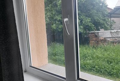Casă cu Teren 865 Mp în Est