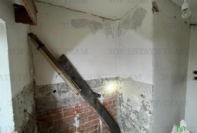 2 garsoniere adiacente la rosu pe Calea Grivitei, etaj 4 - 3