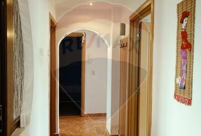 Apartament cu 3 camere de vanzare in zona Central/Fagaras - 6