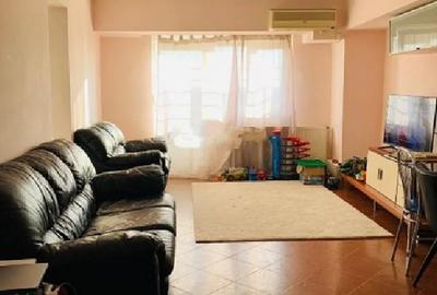 Apartament cu 3 camere decomandat, mobilat în P-ța Alba Iulia