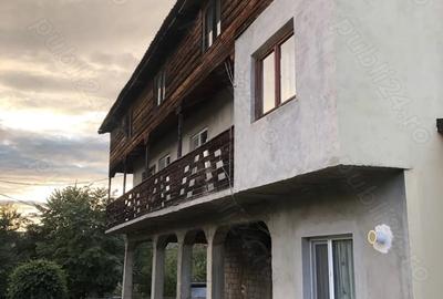 Casă cu Teren 2800 Mp în Central - 4