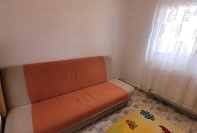 3 CAMERE DECOMANDAT- ETAJ 3- CENTRALA GAZE -BLOC 1981- LOC PARCARE - 10