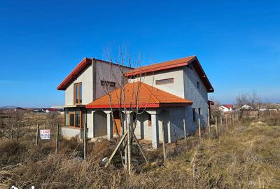 Casă cu 5 camere cu Teren 490 Mp în Somova - 18