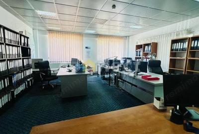 Spațiu comercial, de 240 mp, în Luna - 10