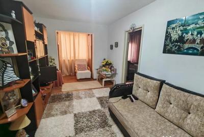 Apartament cu 2 camere semidecomandat în Km 4 - 6