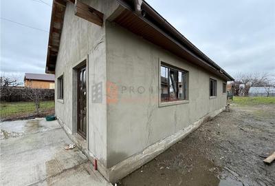 Casă individuală cu 2 camere cu Teren 583 Mp în Spătaru - 1