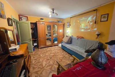 Apartament cu 3 camere decomandat în Titan - 1