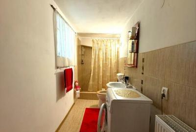 Casa centrala cu teren generos - 800 mp teren - 4