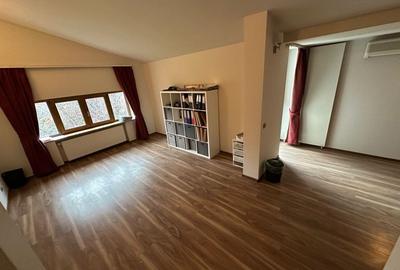 Casă / Vilă cu 6 camere în zona  Calea Aradului - 42