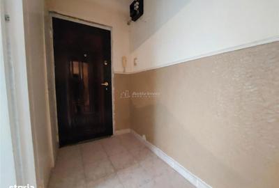 Apartament cu 2 camere semidecomandat în Micro 5 - 12
