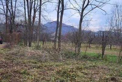 Teren de 2200 mp, în Unguriu - 2