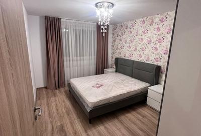 Apartament cu 3 camere decomandat în Tractorul - 4